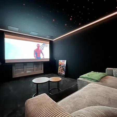 Dns Cine - Le Cinema Dans Votre Salon - 4p Apartment